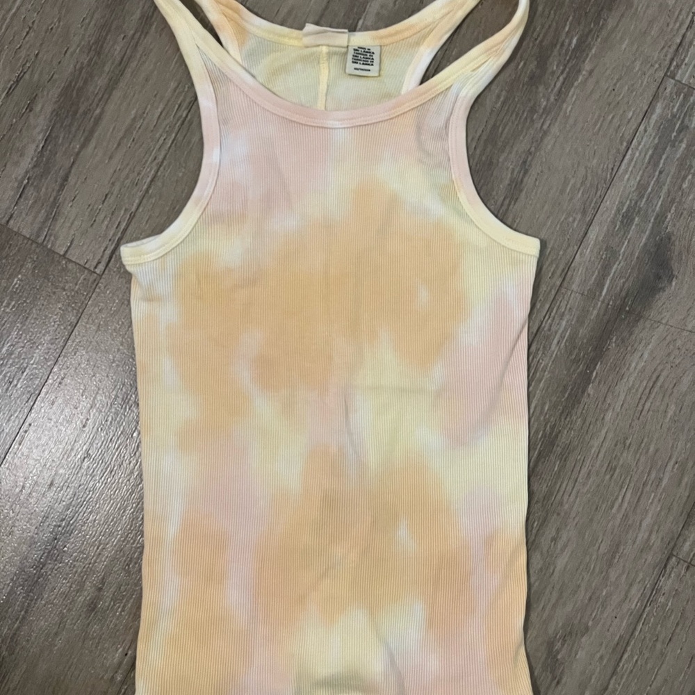 Tank top.